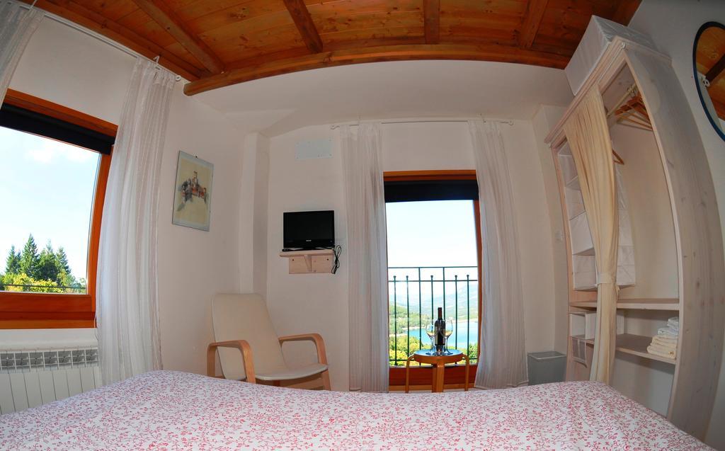 B&B Borgo Massovrana Castel di Casio Eksteriør billede